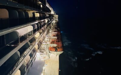 Westbound on Cunard’s Queen Mary 2